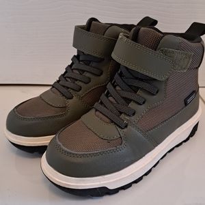 H&M Boys waterproof high tops - NWOT - size 12